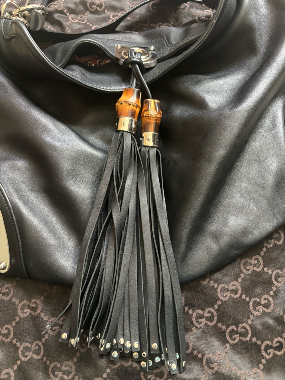 Authentic GUCCI “Indy” black leather Hobo bag - Picture 5 of 11